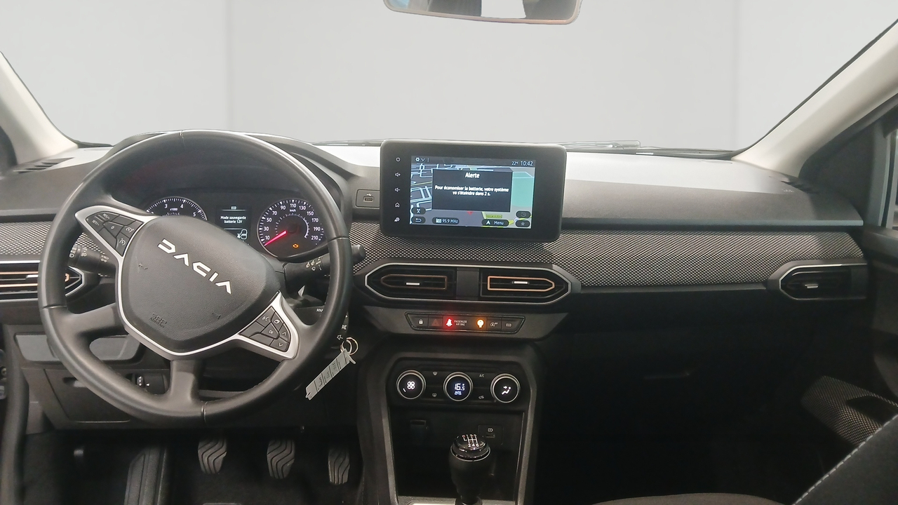 Dacia Sandero TCe 90 — photo 9