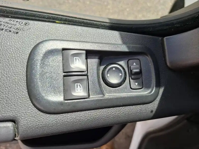 Renault Master fgn trac f3500 l2h2 blue dci 135 — photo 3