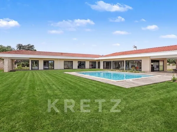 Maison 5 pièces 232 m²