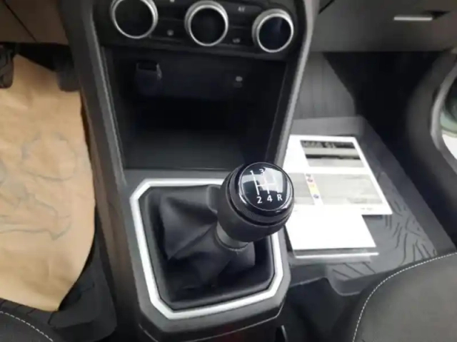 Dacia Sandero 1.0 tce 90ch journey — photo 12