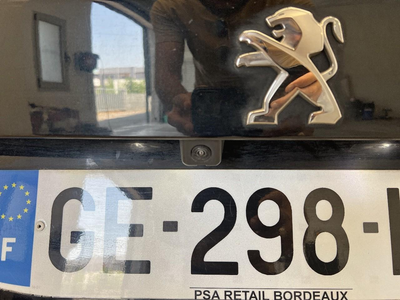 Peugeot 2008 puretech 100 s&s bvm6 allure pack — photo 18