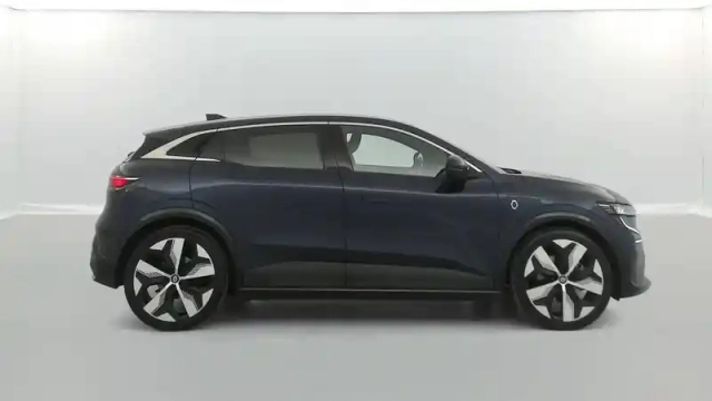 Renault Megane e-tech ev40 130ch standard charge — photo 69