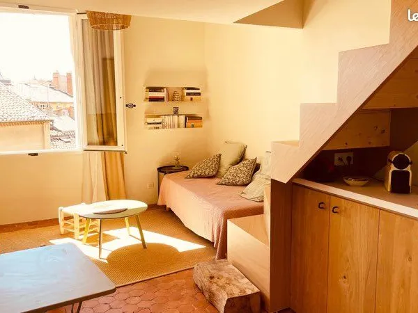 Studio en duplex, charmant CV historique