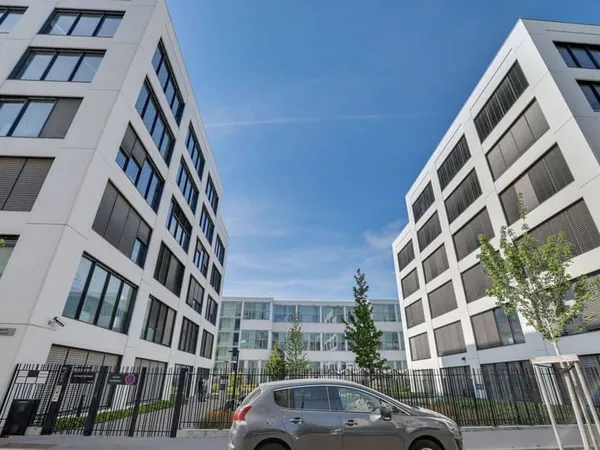 Bureaux 3317 m²