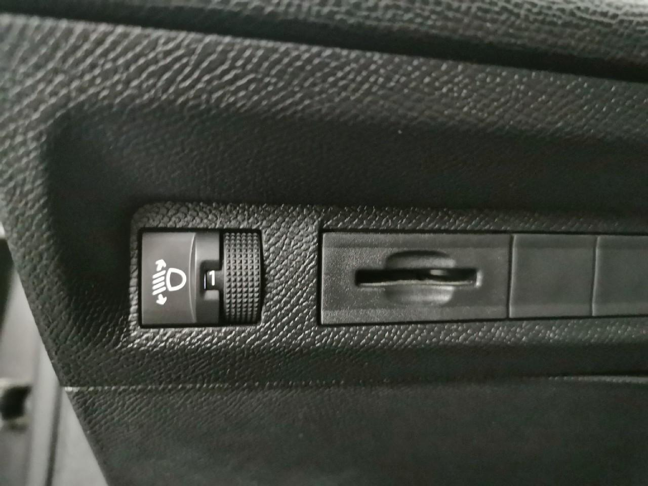 Peugeot 308 sw bluehdi 130ch s&s eat8 allure pack — photo 18