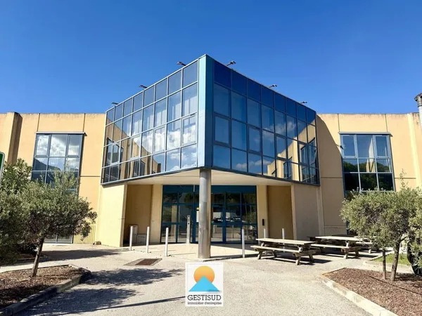 Bureaux 2422 m²