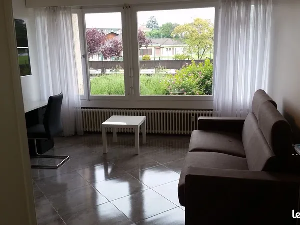 A louer grand studio meuble gaillard74