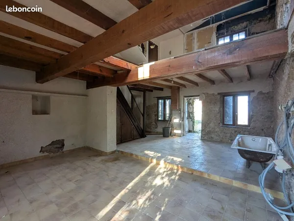 Maison en pierre à rénover