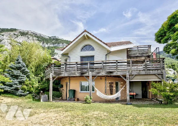 Maison 5 pièces 180 m²
