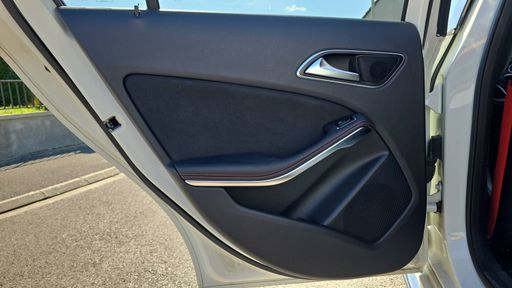 Mercedes Classe A 45 AMG 381 4Matic 7G-DCT - AMG – 2016 – 116433 km – Essence – Boîte Automatique — photo 15