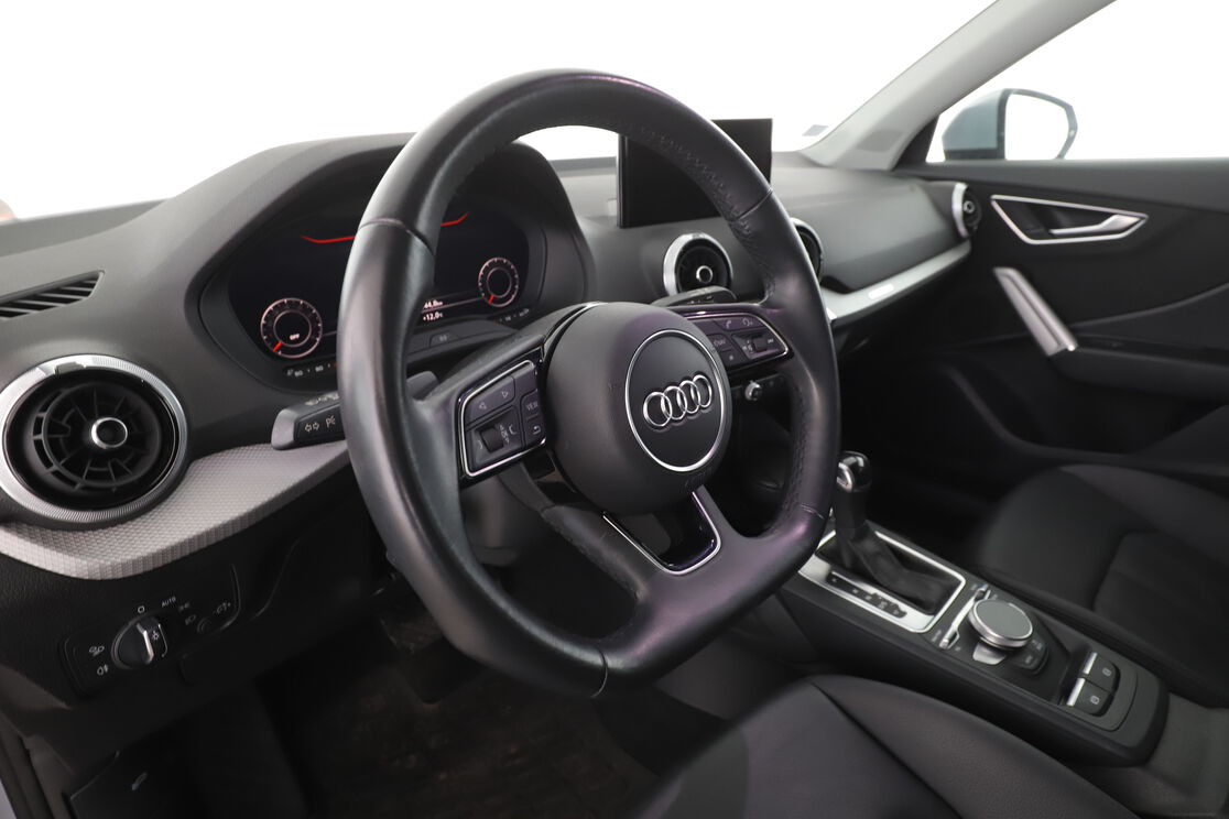 Audi Q2 35 TFSI Design Luxe S Tronic — photo 10
