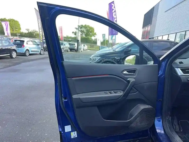 Renault Captur e-tech 145 - 21 — photo 21