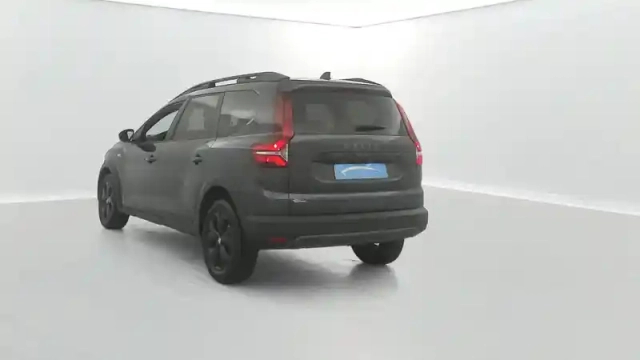 Dacia Jogger tce 110 5 places — photo 12