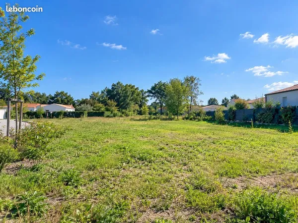 Terrain à bâtir de 360 m² à SUCE-SUR-ERDRE (44)