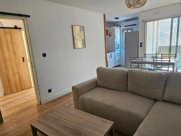 P2 44m2 meublé au calme, climatisé + parking