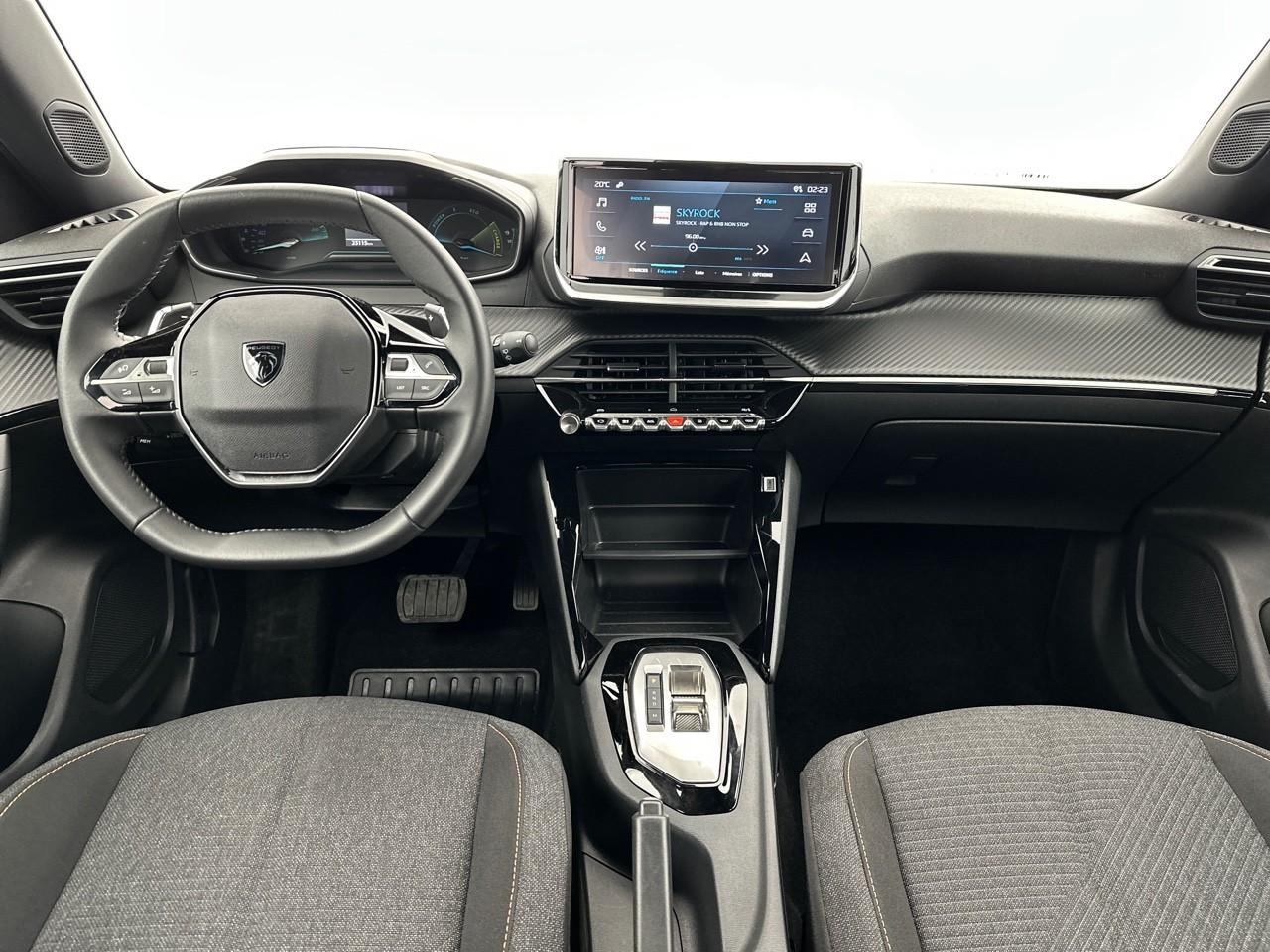 Peugeot 2008 hybrid 145 e-dcs6 style — photo 11