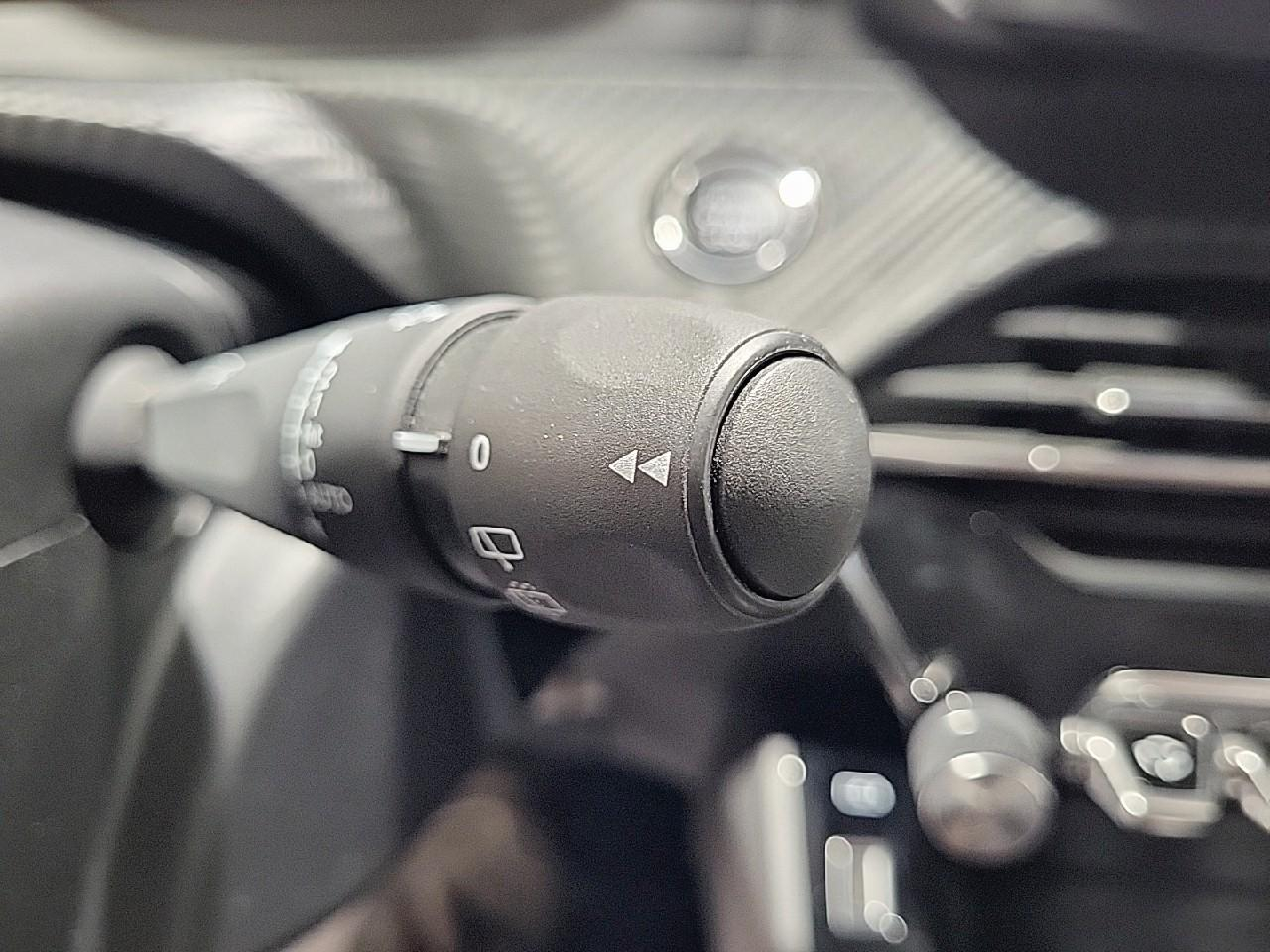 Peugeot 208 electrique 50 kwh 136ch style — photo 21