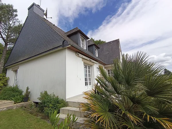 Maison Saint Ave de 5 chambres idéalement située aux portes de Vannes.