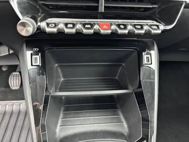 Peugeot 208 puretech 75 s&amp;s bvm5 — photo 54