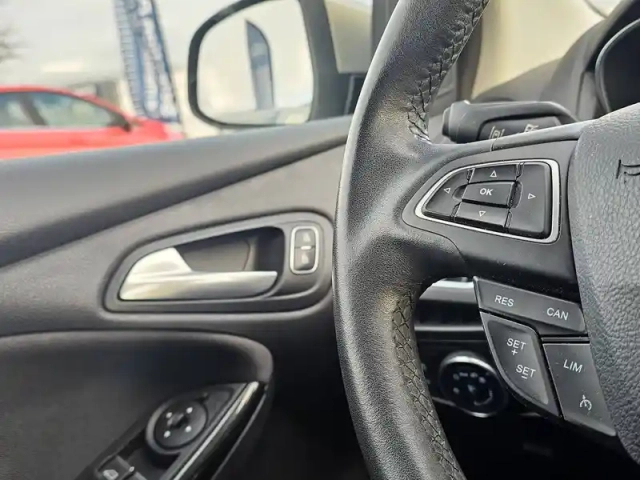 Ford Focus 1.0 ecoboost 125 s&amp;s — photo 35