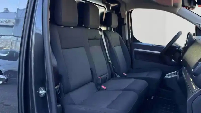 Opel Vivaro fgn sportive diesel 180 ch m automatique — photo 44