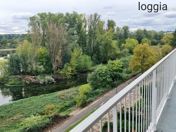 A Tours, appartement 6 pièces, avec vue imprenable sur vallée du Cher