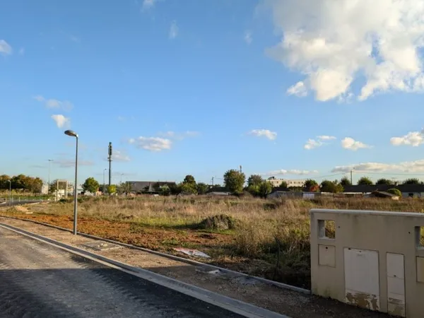 Terrain 637 m²