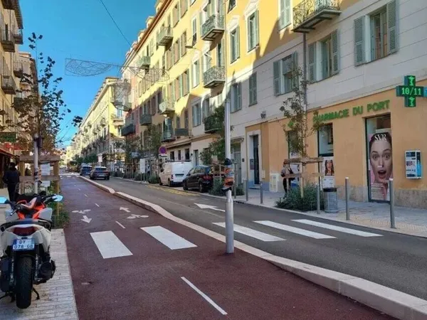 Local commercial 80 m²