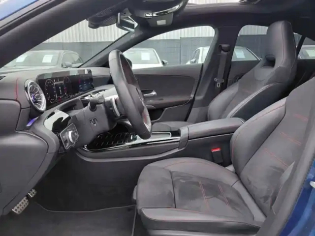 Mercedes Cla 200 d coupé amg line — photo 39