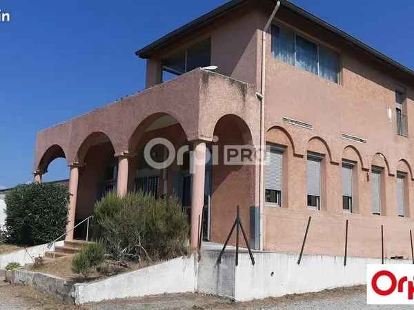 Local commercial 600 m²