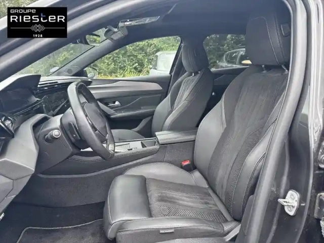 Peugeot 408 phev 225 e-eat8 — photo 11