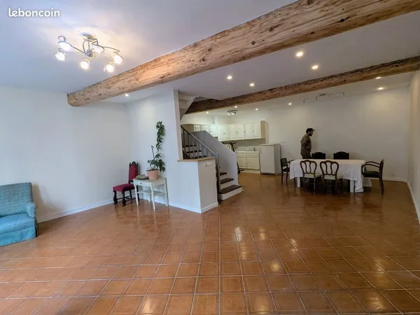 Maison rénovée au coeur d'Esperaza