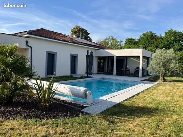 Villa contemporaine dans un cadre bucolique aux portes de Bourg-en-Bresse