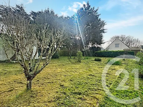 Terrain 738 m²