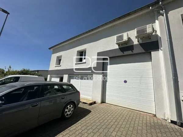 Local d'activité 205 m²