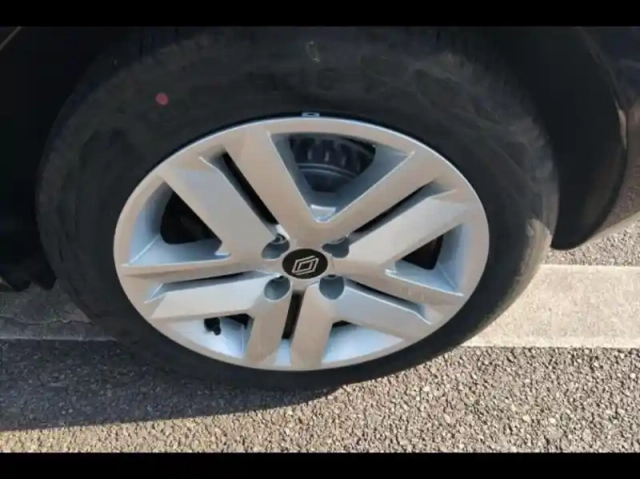 Renault Clio 1.5 blue dci 100ch evolution - 24 — photo 13
