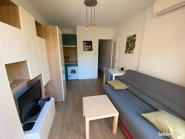 Location Studio avec terrasse Bormes les Mimosas La Favière (clim, internet, parking privé)