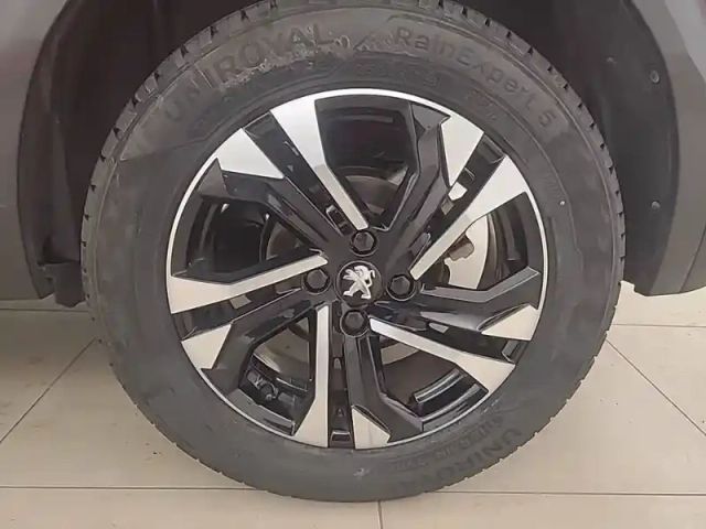 Peugeot 2008 puretech 130 s&amp;s eat8 — photo 13