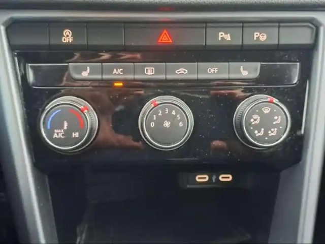 Volkswagen T-Roc 1.0 tsi 110ch life — photo 29