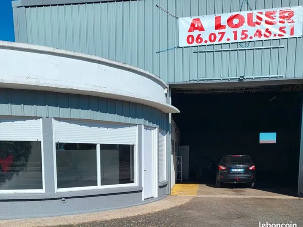 Local professionnel 250m2 avec emplacement stratégique