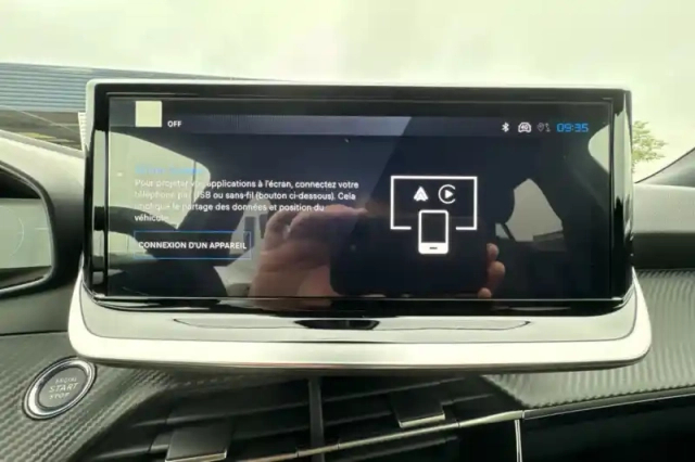 Peugeot 2008 electrique 54 kwh 156 ch — photo 16