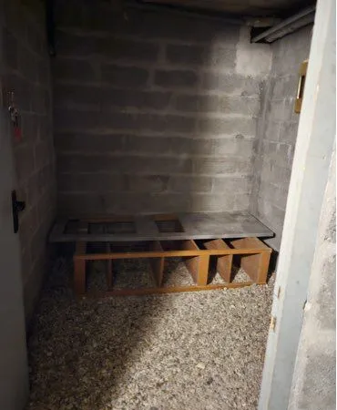 Cave / box