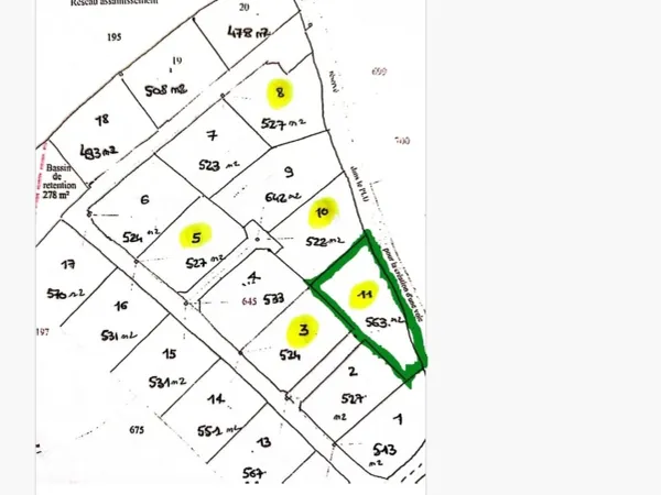 Terrain 563 m²
