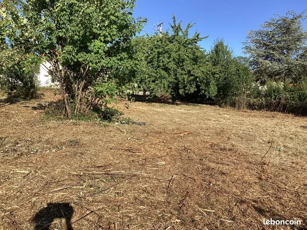 Vend terrain constructible