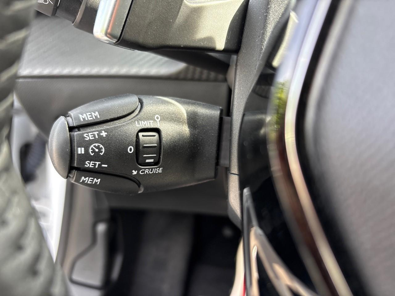 Peugeot 208 1.2 hybrid 110ch style e-dcs6 — photo 13
