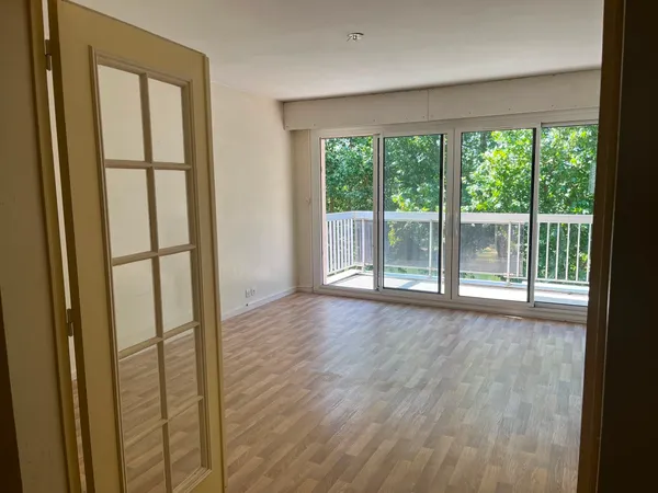 ORLEANS Loue appartement 2 pièces, 46M2, quai Saint Laurent