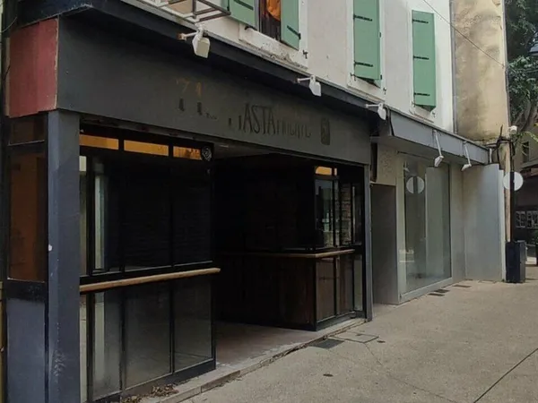 Local commercial 113 m²