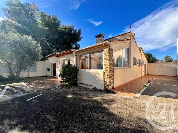 Local commercial 134 m²