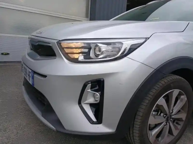 Kia Stonic 1.0 t-gdi 100 ch isg bvm5 active — photo 14