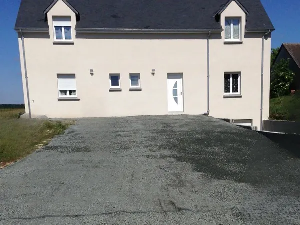 Maison Familiale T7 220 m2 dans un village calme